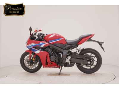 Honda CBR650R E-Clutch 2025