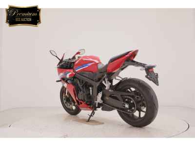 Honda CBR650R E-Clutch 2025