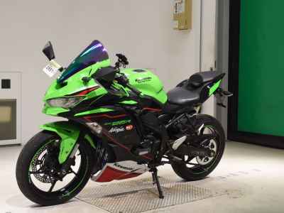 Kawasaki Ninja ZX-25R 2022