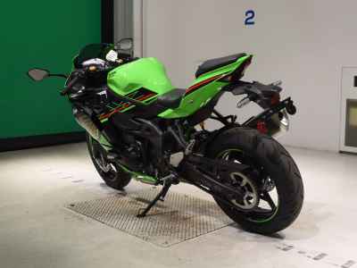 Kawasaki Ninja ZX-4RR 2024
