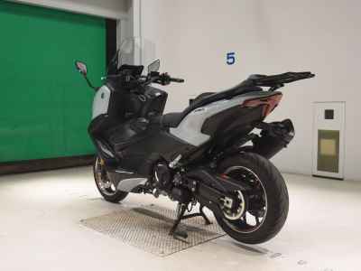 Yamaha TMAX 560 2025