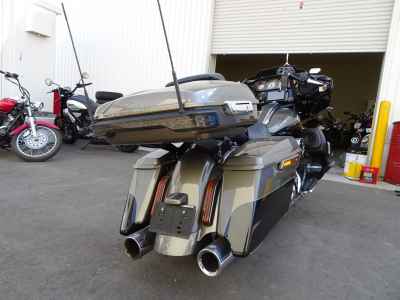 Harley-Davidson FLHRSE6 CVO 2014