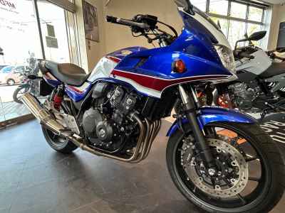 Honda CB400 Super Boldor 2020