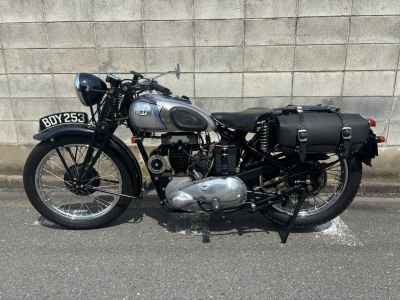Triumph T70