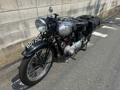 Triumph T70