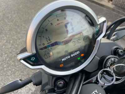 Moto Guzzi V7 Stone 2024