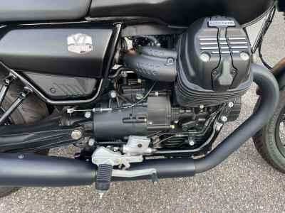 Moto Guzzi V7 Stone 2024