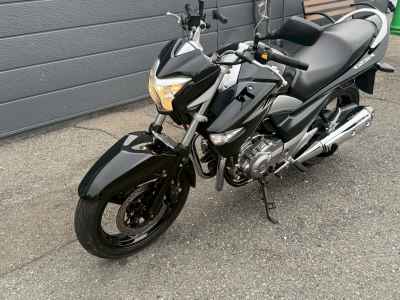 Suzuki GSR250