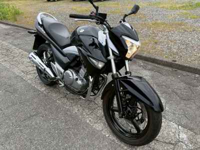 Suzuki GSR250