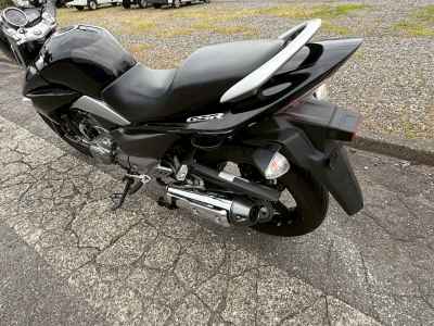 Suzuki GSR250