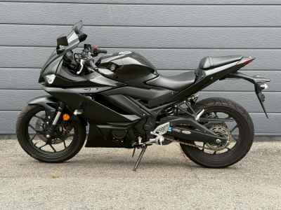 Yamaha YZF-R25 2021
