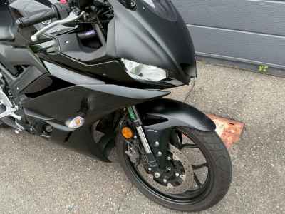 Yamaha YZF-R25 2021