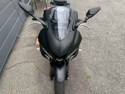 Yamaha YZF-R25 2021