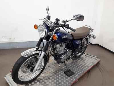 Yamaha SR400 2021