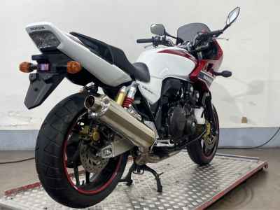 Honda CB400 Super Boldor 2015
