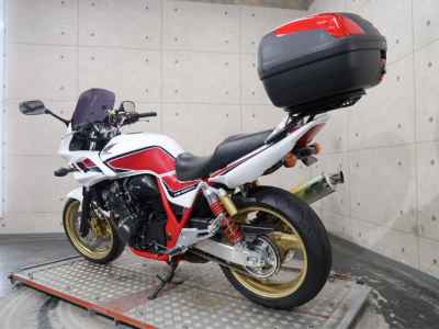 Honda CB400 Super Boldor 2011