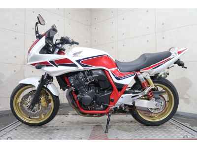 Honda CB400 Super Boldor 2011