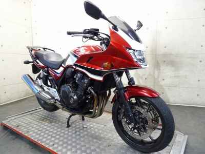 Honda CB400 Super Boldor 2019