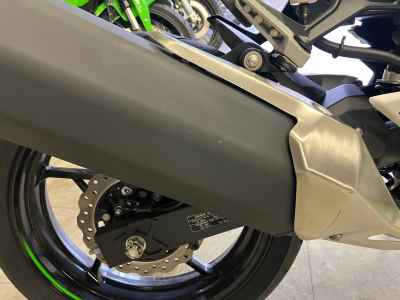 Kawasaki Ninja 400 KRT Edition 2023