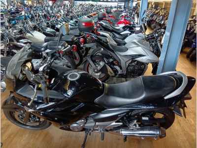 Suzuki GSR250F