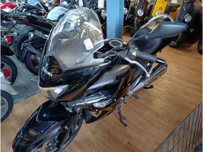 Suzuki GSR250F