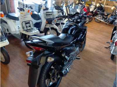 Suzuki GSR250F