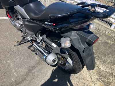 Suzuki GSR250S
