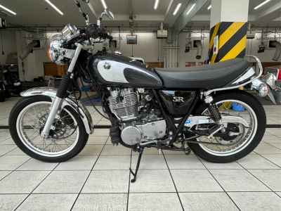 Yamaha SR400 2021