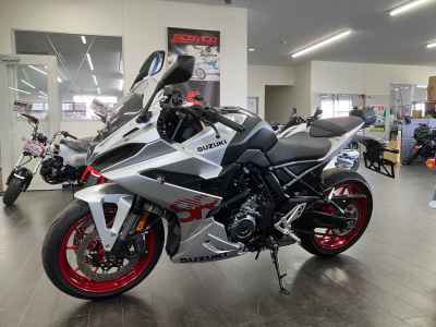 Suzuki GSX-8R 2024
