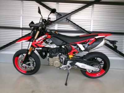 Ducati Hypermotard 698 2024