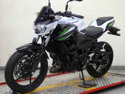 Kawasaki Z400 2025