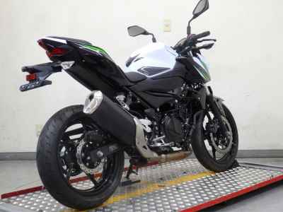 Kawasaki Z400 2025