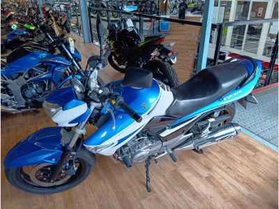 Suzuki GSR250