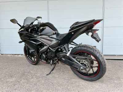 Yamaha YZF-R25 2015