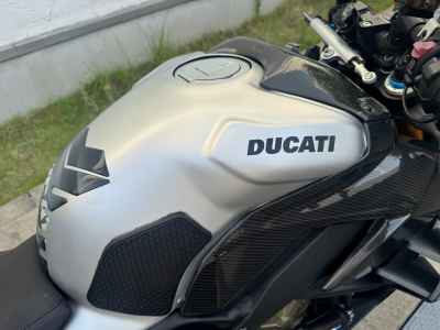 Ducati Streetfighter V4S 2021