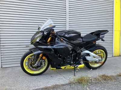 Yamaha YZF-R1M 2017