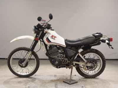 Yamaha XT400