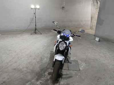 Suzuki Gladius SFV400 2011