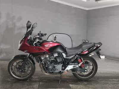 Honda CB400 Super Boldor 2015