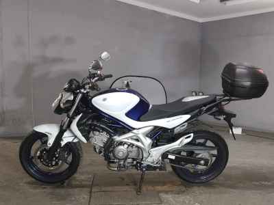 Suzuki Gladius SFV400 2010