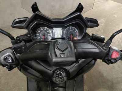 Yamaha XMAX 250