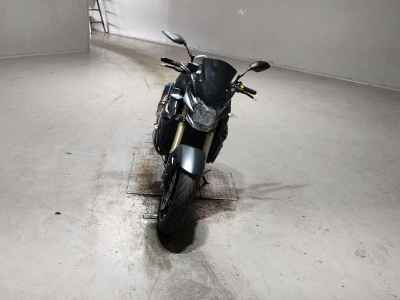 Suzuki GSR750 2016