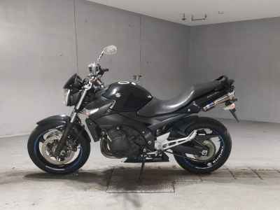 Suzuki GSR400 2010