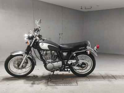 Yamaha SR400 2022