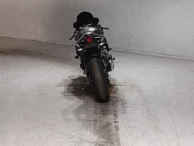 Yamaha YZF-R1 2022