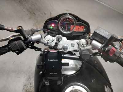Suzuki GSR250