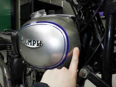 Triumph T70
