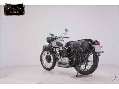 Triumph T70