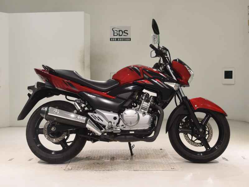 Suzuki GSR250