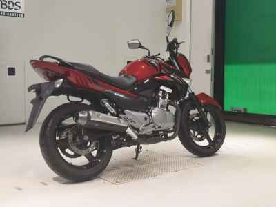 Suzuki GSR250
